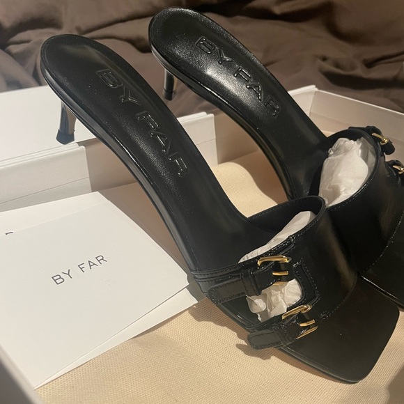 BYFAR ‘Roni’ Black gloss leather heel - Picture 3 of 9